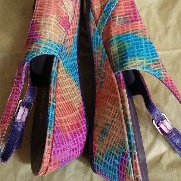 Vaneli VTG Rainbow Slides โค๏ธ๐งก๐๐๐ - Picture 6 of 9